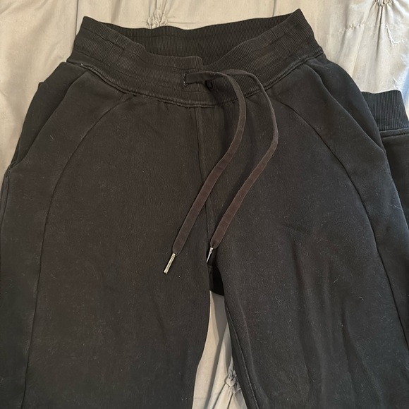 lululemon athletica Pants - Lululemon High Rise Logo Scuba Jogger Size 0